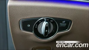 Mercedes-Benz E-Class, 2021 — миниатюра 20