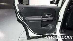 Mercedes-Benz GLB-Class, 2021 — миниатюра 15
