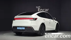 Tesla Model Y, 2025 — миниатюра 2