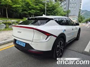 Kia EV6, 2023 — миниатюра 6