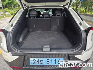 Kia EV6, 2023 — миниатюра 10