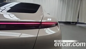 Porsche Taycan, 2023 — миниатюра 8