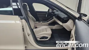 Porsche Taycan, 2023 — миниатюра 15