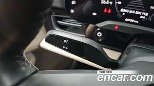 Porsche Taycan, 2023 — миниатюра 28