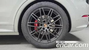Porsche Cayenne, 2025 — миниатюра 7