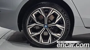 BMW i4, 2023 — миниатюра 6