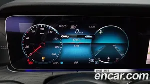 Mercedes-Benz E-Class, 2022 — миниатюра 11