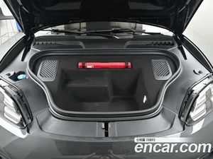 Porsche Macan, 2025 — миниатюра 6