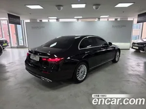 Mercedes-Benz E-Class, 2023 — миниатюра 2