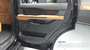 Ford Expedition, 2023 — миниатюра 15