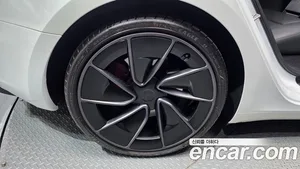 Tesla Model 3, 2024 — миниатюра 5