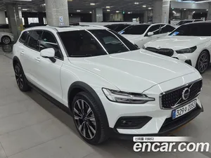 Volvo V60, 2023 — миниатюра 5