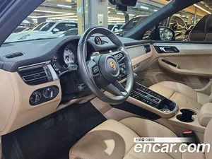 Porsche Macan, 2022 — миниатюра 5