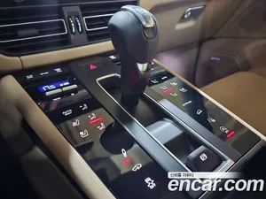 Porsche Macan, 2022 — миниатюра 10
