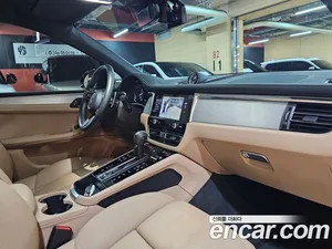 Porsche Macan, 2022 — миниатюра 12