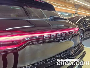 Porsche Macan, 2022 — миниатюра 17