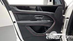 Bentley Bentayga, 2024 — миниатюра 14