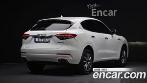 Maserati Levante, 2022 — миниатюра 2