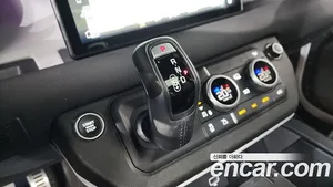 Land Rover Defender, 2022 — миниатюра 11