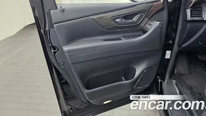 Toyota Alphard, 2024 — миниатюра 13