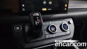 Land Rover Defender, 2022 — миниатюра 12