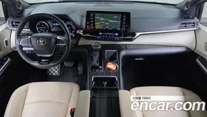 Toyota Sienna, 2023 — миниатюра 9