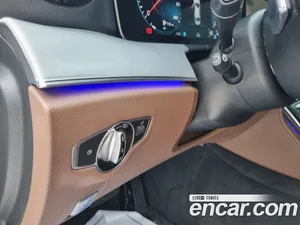 Mercedes-Benz E-Class, 2021 — миниатюра 15