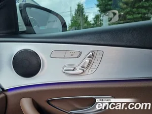 Mercedes-Benz E-Class, 2021 — миниатюра 16