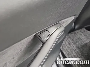 Tesla Model Y, 2025 — миниатюра 14