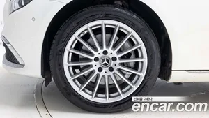 Mercedes-Benz E-Class, 2023 — миниатюра 5