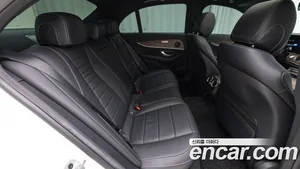 Mercedes-Benz E-Class, 2023 — миниатюра 10