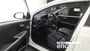 Kia Stonic, 2019 — миниатюра 13
