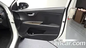 Kia Stonic, 2019 — миниатюра 14
