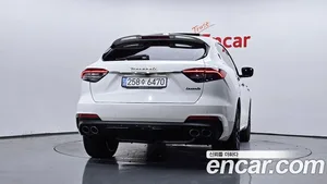 Maserati Levante, 2022 — миниатюра 4