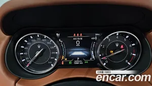 Maserati Levante, 2022 — миниатюра 8