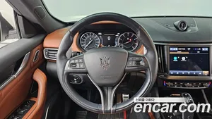 Maserati Levante, 2022 — миниатюра 12