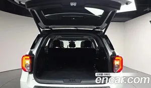 Ford Explorer, 2023 — миниатюра 8