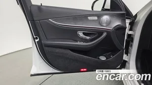 Mercedes-Benz E-Class, 2021 — миниатюра 14