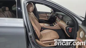 Mercedes-Benz E-Class, 2021 — миниатюра 17