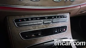 Mercedes-Benz E-Class, 2021 — миниатюра 27