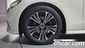 Mercedes-Benz E-Class, 2024 — миниатюра 5