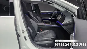 Mercedes-Benz E-Class, 2024 — миниатюра 16