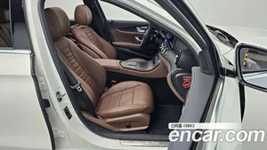 Mercedes-Benz E-Class, 2023 — миниатюра 13