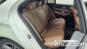 Mercedes-Benz E-Class, 2023 — миниатюра 17