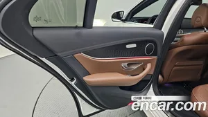 Mercedes-Benz E-Class, 2023 — миниатюра 15