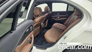 Mercedes-Benz E-Class, 2023 — миниатюра 28