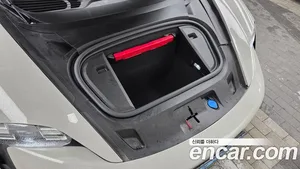 Porsche Taycan, 2023 — миниатюра 6
