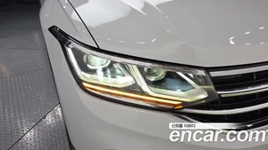 Volkswagen Tiguan, 2023 — миниатюра 8