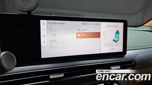 Genesis GV60, 2023 — миниатюра 17