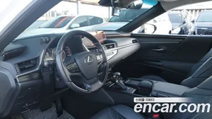 Lexus ES, 2021 — миниатюра 18